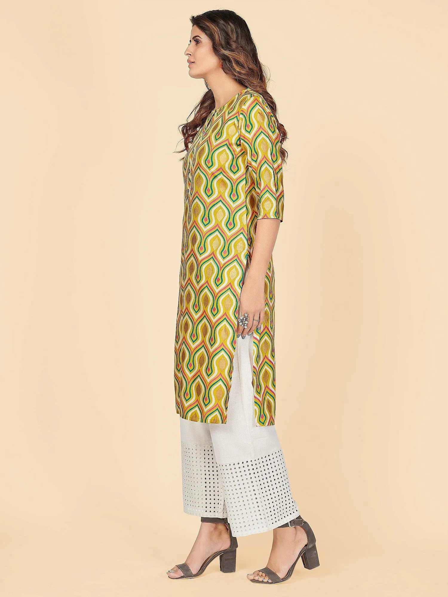 Women'S Foil Print Straight Rayon Yellow Stitched Kurta